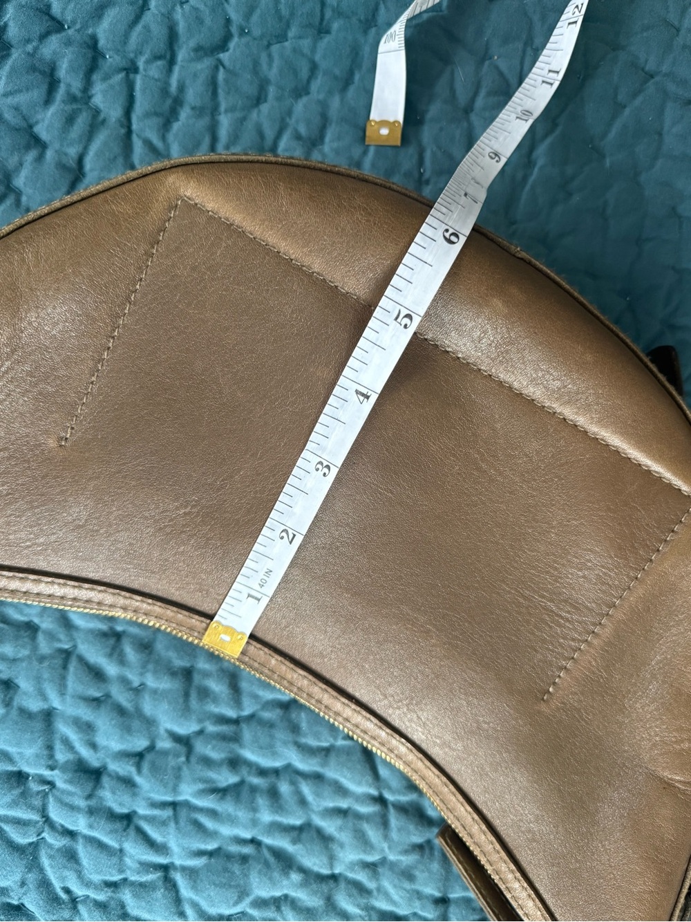 Madewell Leather Sling Crossbody Bag in Burnt Olive - Picture 4 of 9